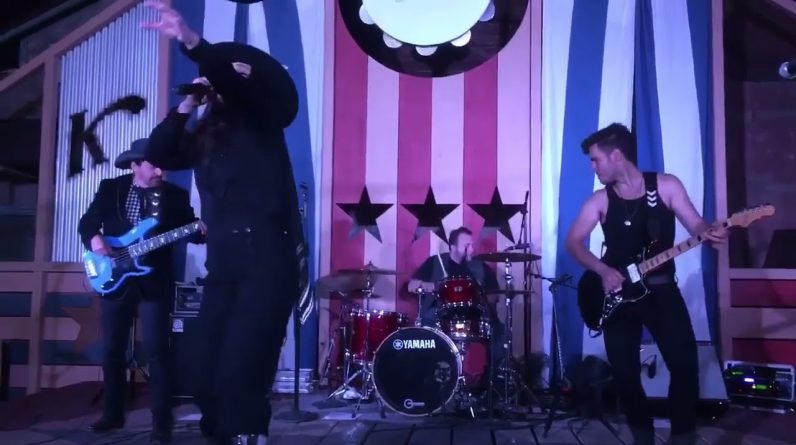 Seven Nation Army Cover - James Rubel on Bass Guitar Tomasina Band Knotts Berry Farm Buena Park