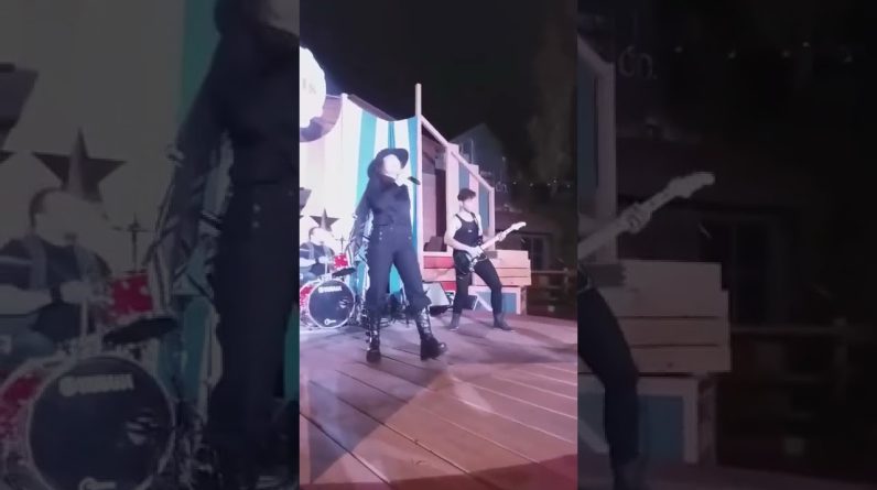 Whole Lotta Love Live Cover - James Rubel on Bass Guitar Tomasina Band Knotts Berry Farm