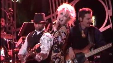 Cover of Boyfriend by Ashlee Simpson Tomorrowland Disney Anaheim   Brooke Wilkes and Stellar Band